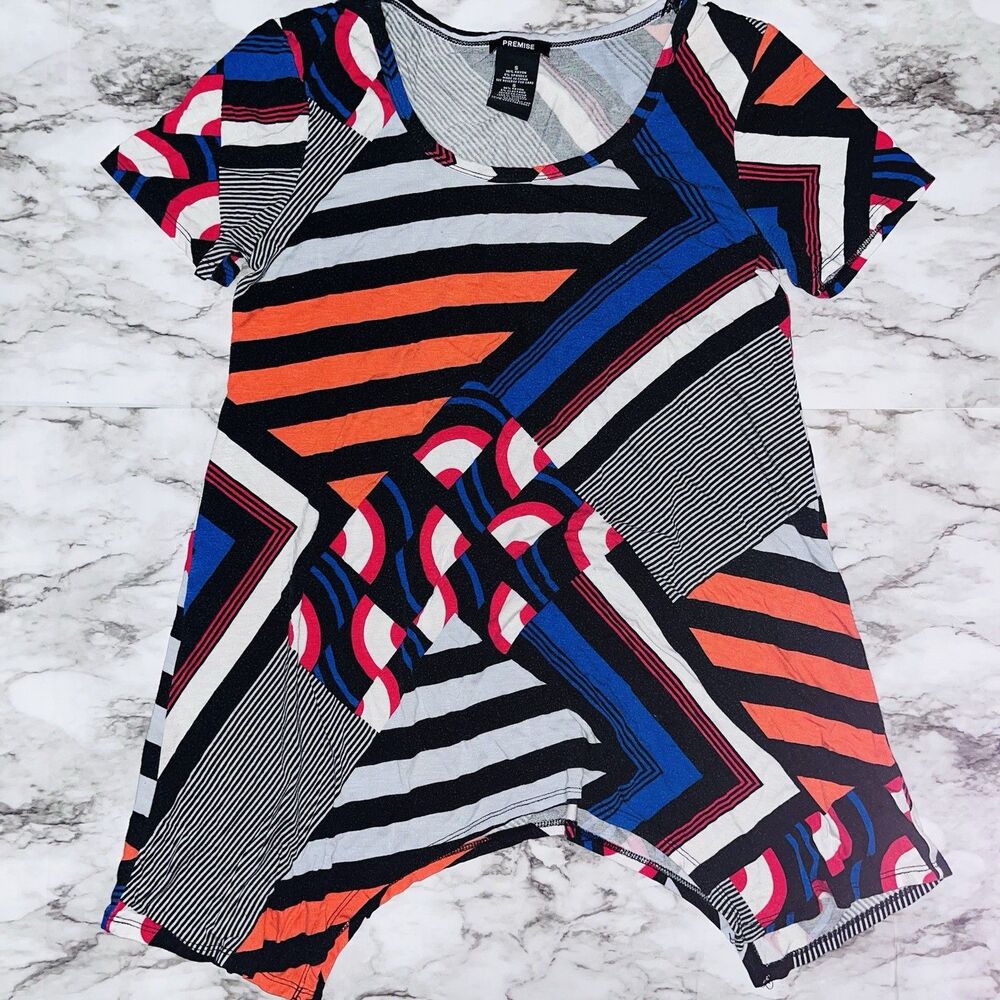 Premise Geometric Print Tunic Women Size Md Short Sleeve Sharkbite Hem Top